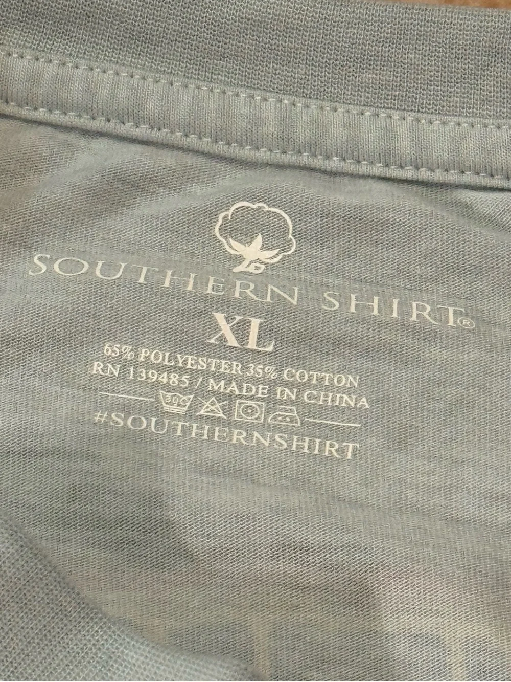 The Southern Shirt Co. long sleeve light weight light blue L/S tshirt men XL